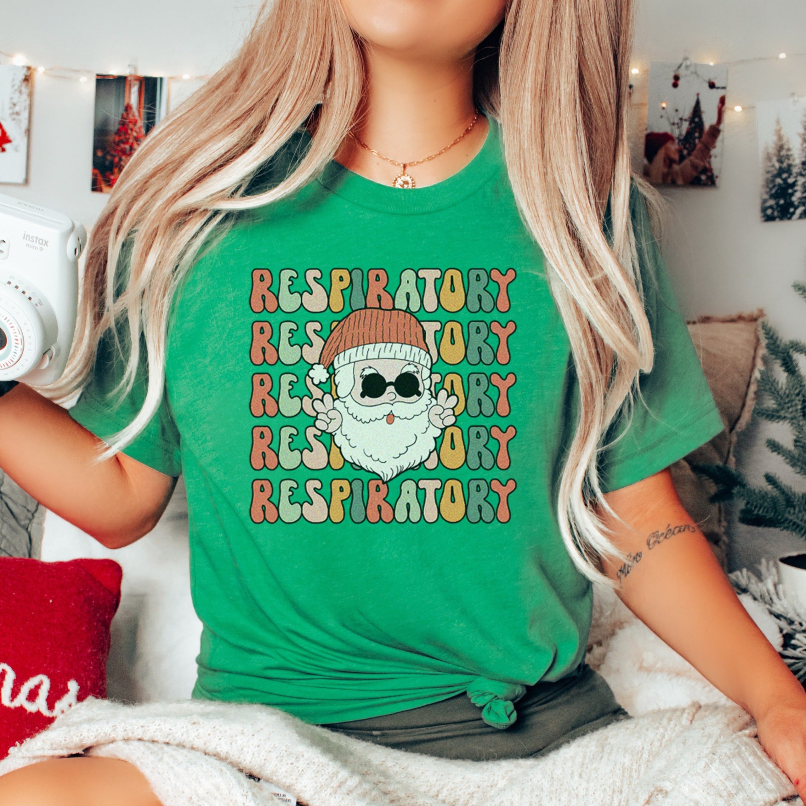 respiratoryretroxmasgreen Retro Respiratory Therapist Christmas T-Shirt - Image 6