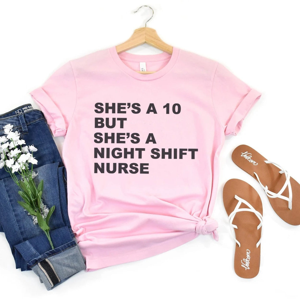shesa10nursepink She's a 10 but a Night Shift Nurse T-Shirt - Image 6